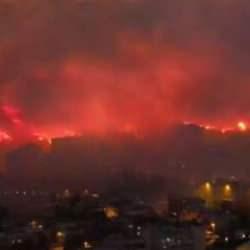 İzmir yanıyor! Alevler yerleşim yerlerine ulaştı... Felaket böyle görüntülendi