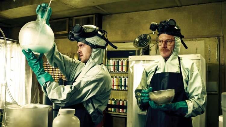 <p>Bir kimya öğretmenin metamfetamin üretimini konu alan dünyaca ünlü Breaking Bad dizisini akıllara getiren olay, Avusturya'da yaşandı. Bir rahip, evine metamfetamin laboratuvarı kurdu. </p>

<p> </p>
