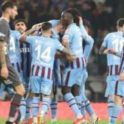 Galatasaray'dan Trabzonspor'un yıldızına kanca